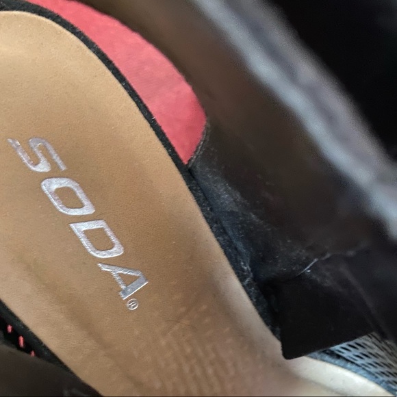 (SOLD) Black Soda vegan ankle heels - Picture 5 of 5